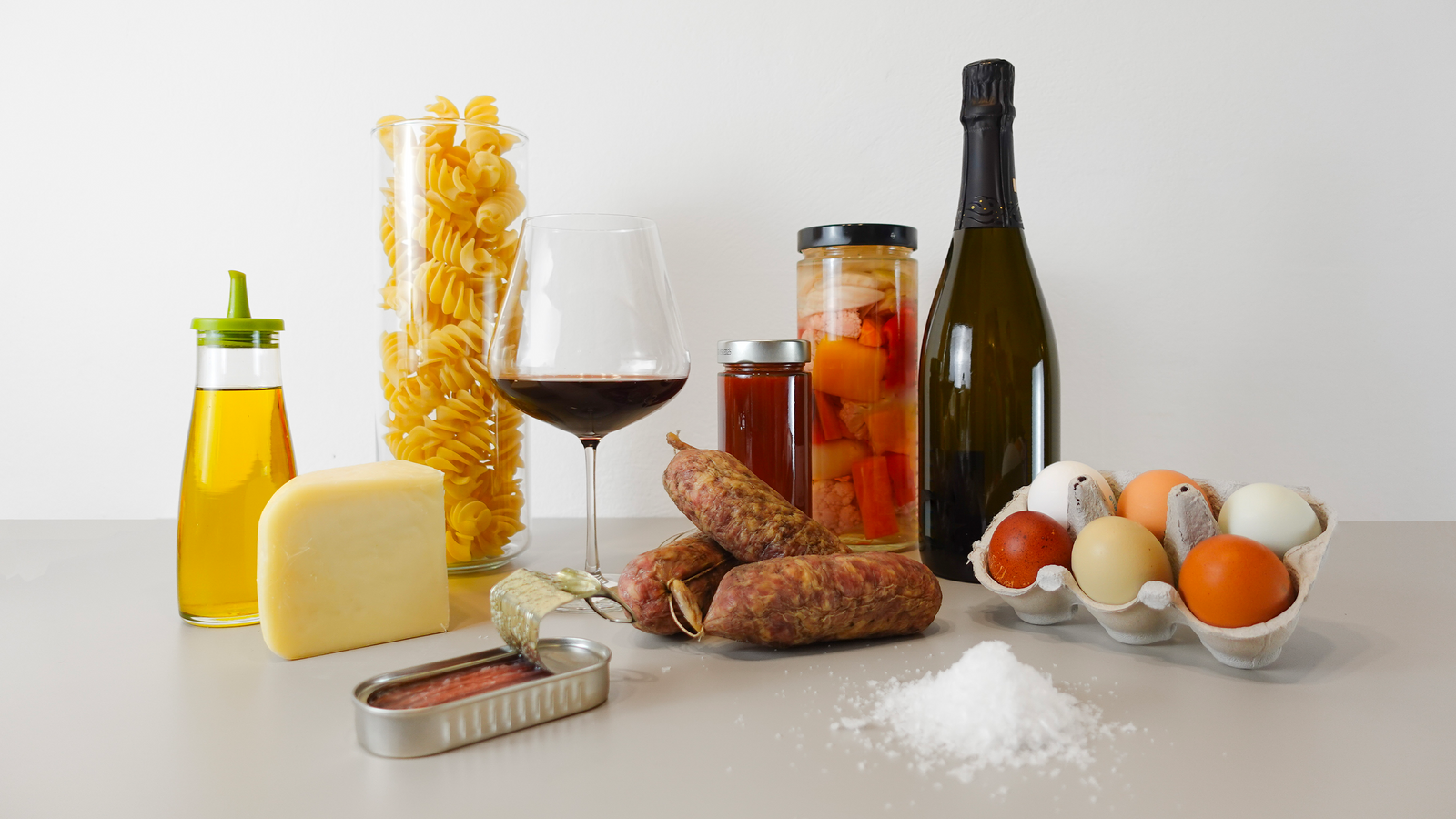 Come fare colpo senza cucinare (troppo): guida pratica all’aperitivo gourmet