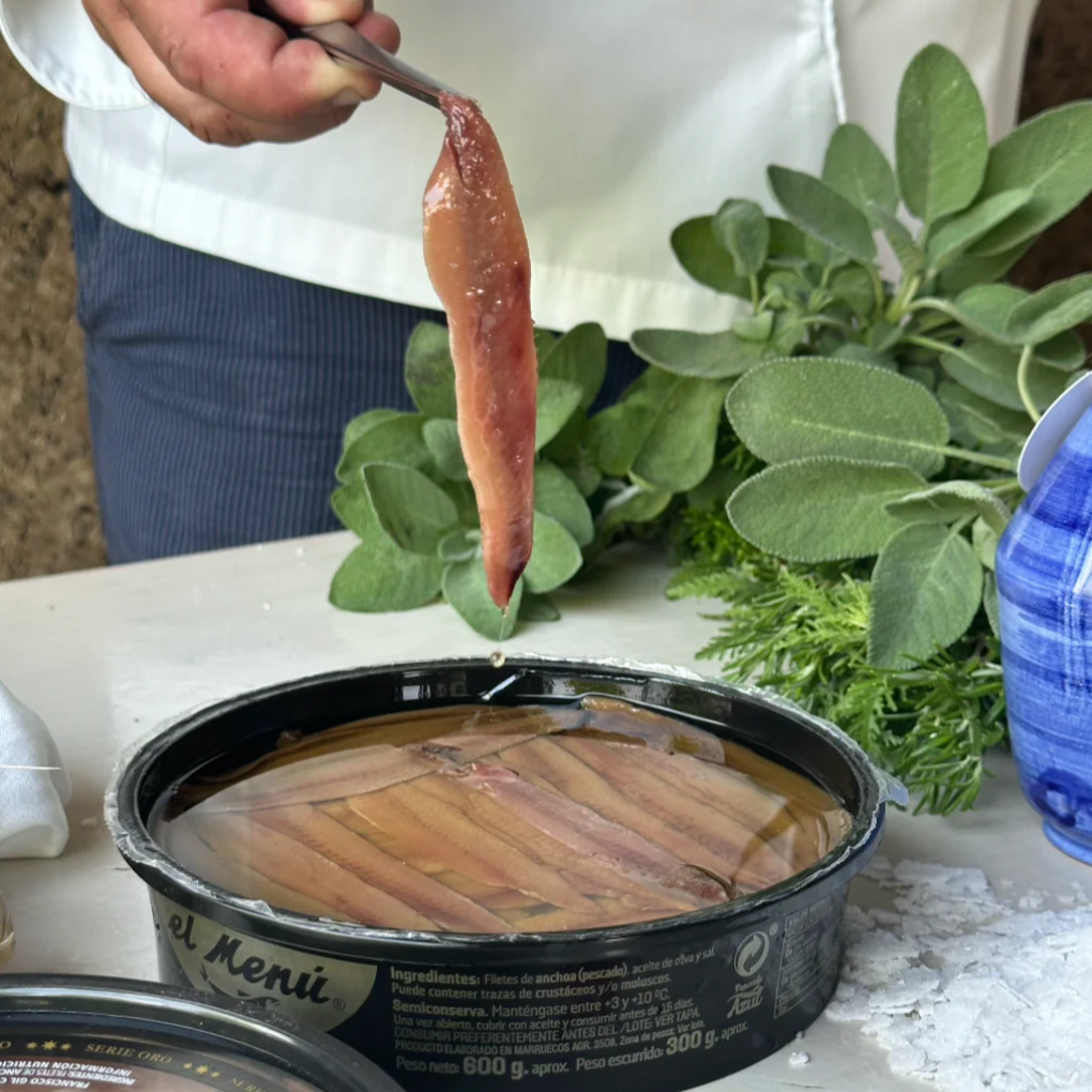 El Menú 50 filetti di acciughe del Cantàbrico in olio di girasole serie oro 550 g - squisitoo